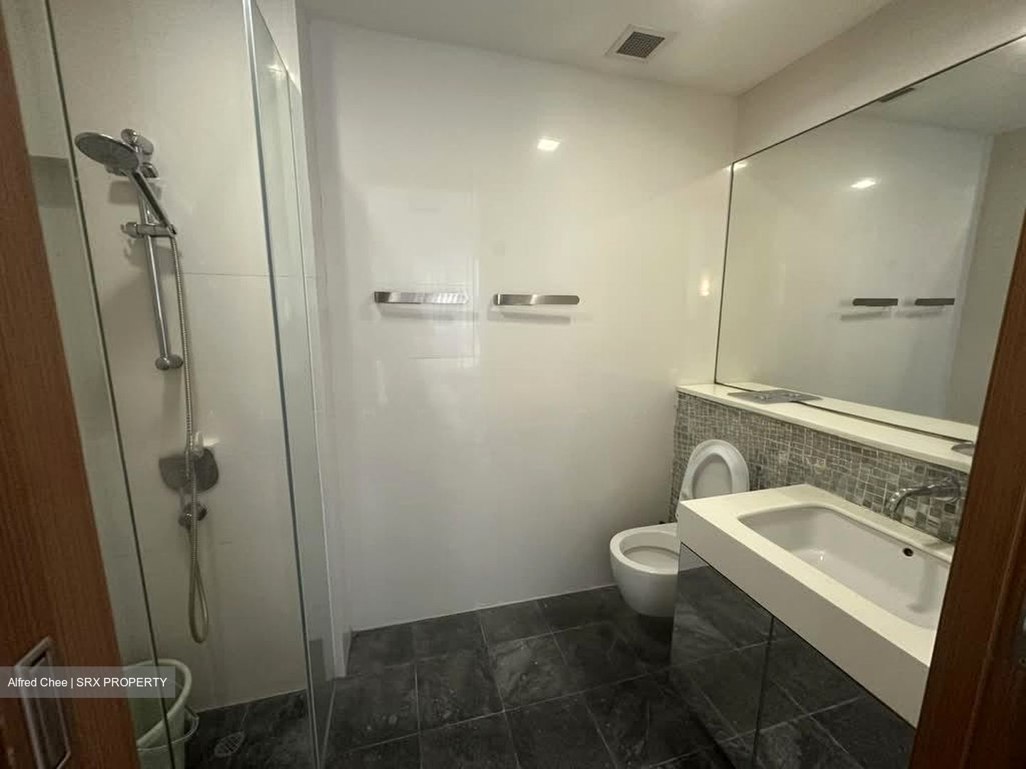 RV Suites (D10), Apartment #575812101